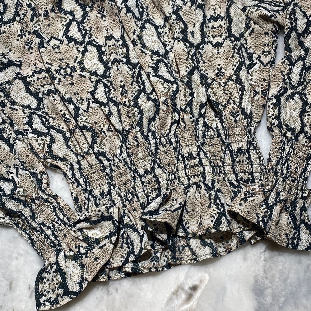 Shinestar Snakeskin Mock Neck Print Blouse Size Small - Picture 2 of 3